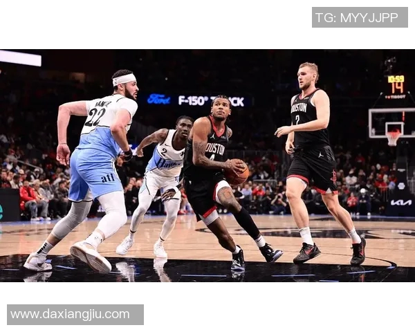 2004年NBA经典对决火箭队与老鹰队精彩录像回顾与分析